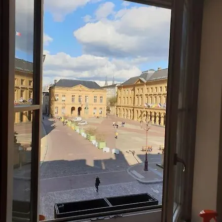 En Plein Coeur De Avec Vue Exceptionnelle Sur La Cathedrale 2 Personnes, 1 Chambre Metz