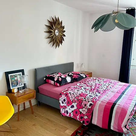En Plein Coeur De Avec Vue Exceptionnelle Sur La Cathedrale 2 Personnes, 1 Chambre Διαμέρισμα *